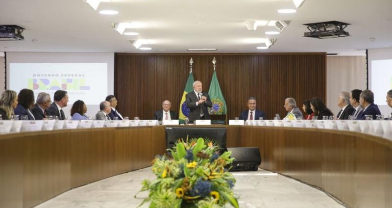 Após reunião com ministros, Lula pede agilidade na nomeação de aliados do governo