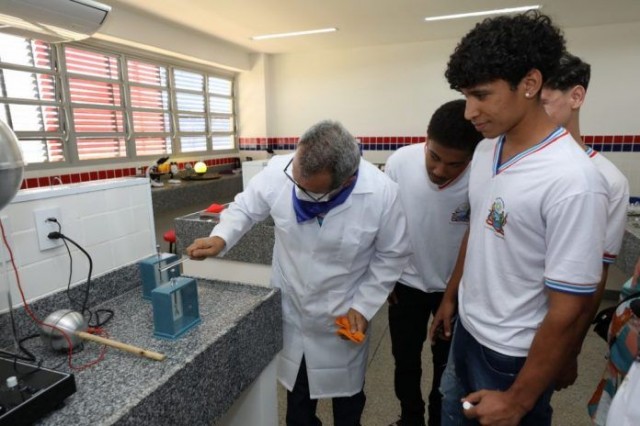 Secretaria da Educação convoca 172 professores do Ensino Profissional aprovados em processo seletivo