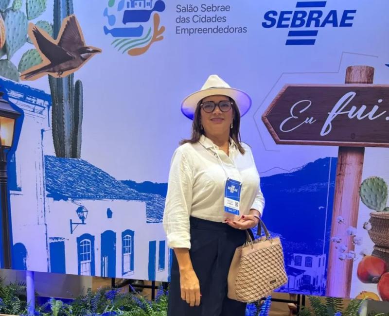 PREFEITA BRAULINA LIMA PARTICIPA DE ENCONTRO ESTADUAL DE PREFEITOS EM SALVADOR