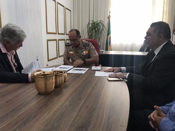 Presidente da Câmara de Vereadores de Brumado juntamente com prefeito participam de audiência buscando a instalação de Grupamento de Bombeiros em Brumado