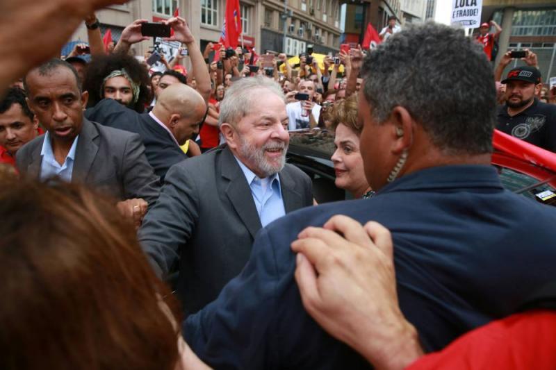 Sob tensão, TRF4 faz julgamento decisivo para o futuro de Lula