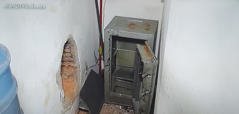 Bandidos invadem galeria e arrombam correspondente bancário em Vitória da Conquista