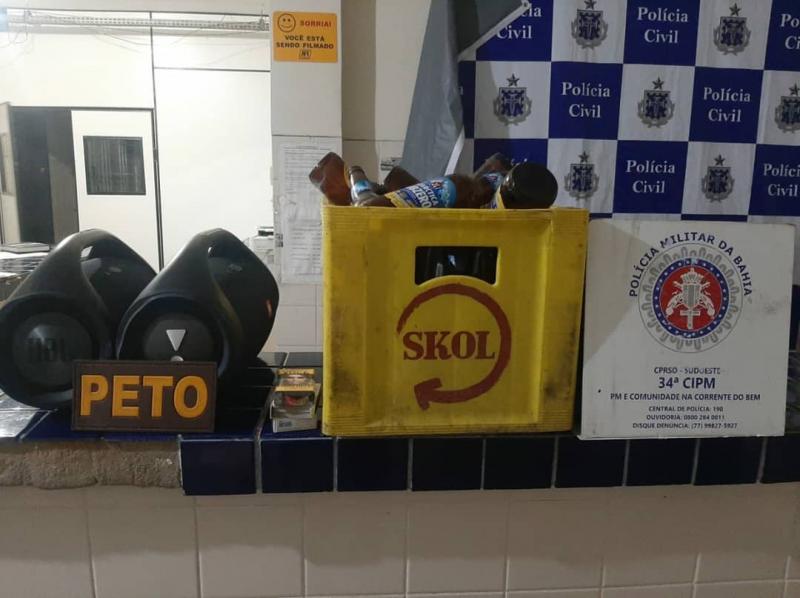 Brumado: PM apreende drogas e encerra festa clandestina em bar na Avenida Dr. Guilherme Dias