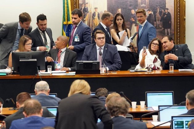 Reforma vai gerar economia de R$ 1,236 trilhão em 10 anos, diz governo