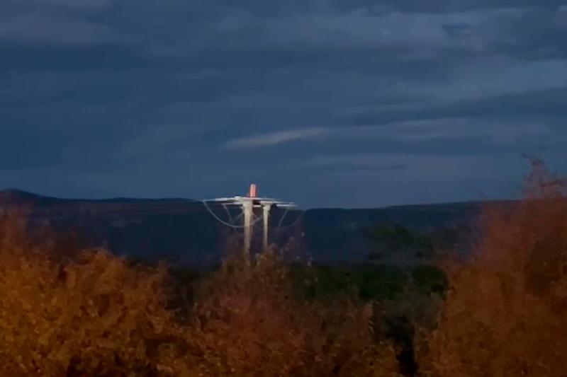 Rompimento de cabos elétricos deixa Livramento de Nossa Senhora e parte de Paramirim sem energia
