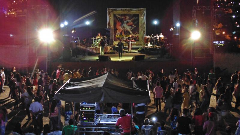 Renovação Carismática Católica de Brumado realiza o 1° Vem Louvar