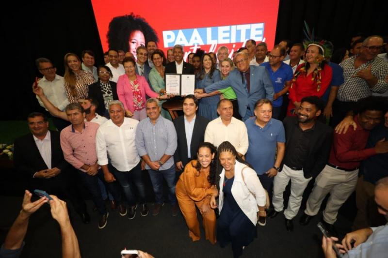 Programa de Aquisição de Alimentos vai garantir distribuição de 87 mil litros de leite por dia na Bahia