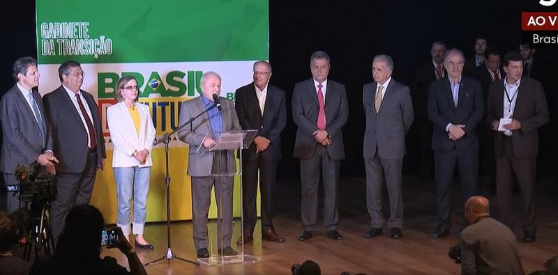 Com Rui na Casa Civil e Haddad na Fazenda, Lula anuncia primeiros ministros
