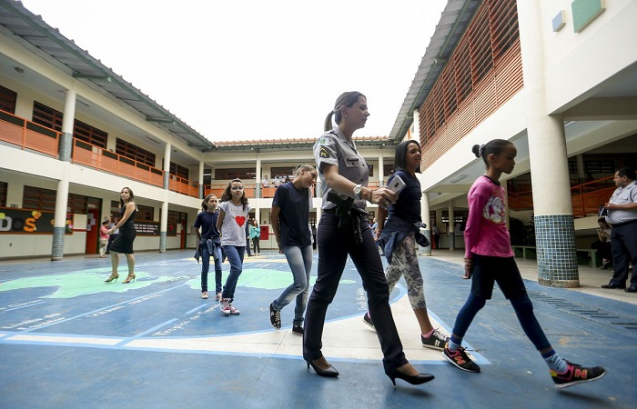 MEC anuncia 54 escolas selecionadas para o programa cívico-militar