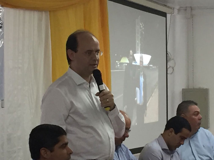 Acompanhado de José Ronaldo e ACM Neto, Ministro da Educação participa de solenidade para autorização de Escola de Medicina em Brumado