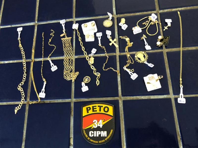 Brumado: Bandido rouba mais 12 mil em jóias em Salão de Beleza no Bairro São Félix, polícia age rápido e recupera