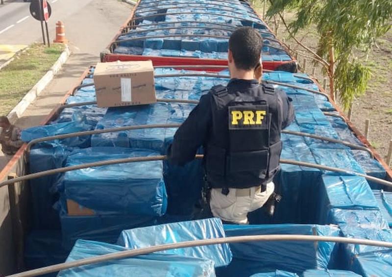 Carga com 13 milhões de cigarros contrabandeada do Uruguai é apreendida na Bahia