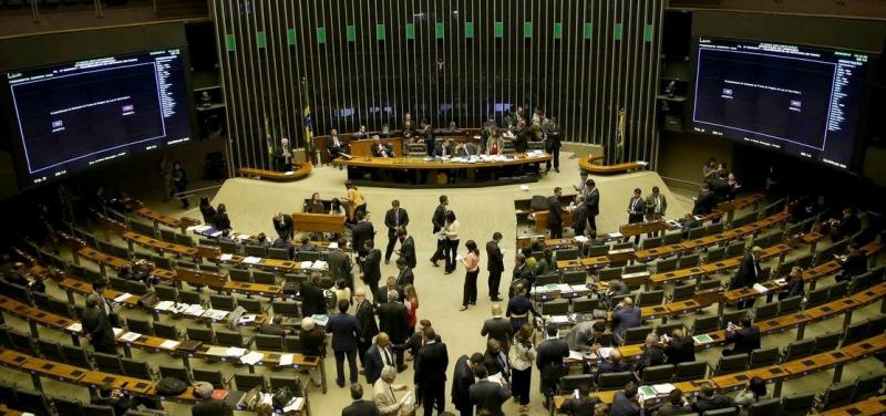 Câmara dos Deputados aprova reforma tributária com margem folgada