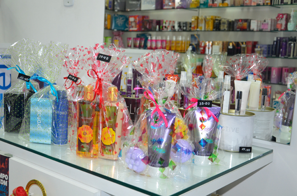 Neste Natal dê presentes da Água de Cheiro, passe na loja de Brumado e confira as novidades