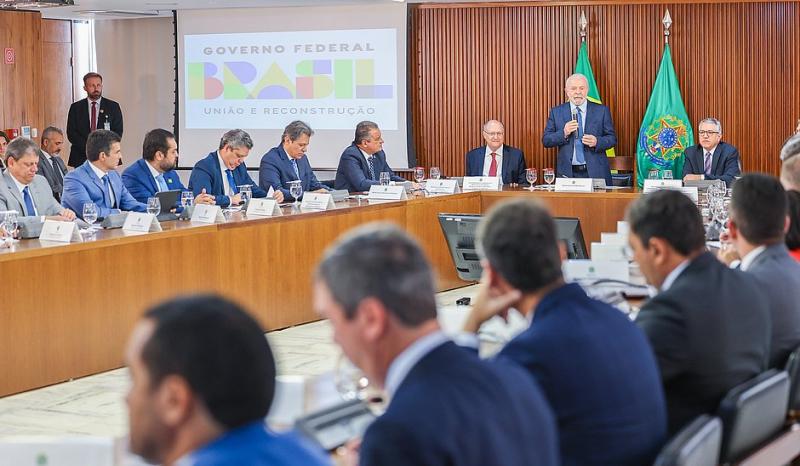 Lula opta por discurso conciliador em reunião com governadores