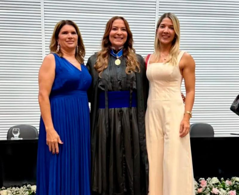 PREFEITA BRAULINA LIMA PRESTIGIA POSSE DA CONTERRÂNEA CARINA CANGUÇU NO TRE-BA