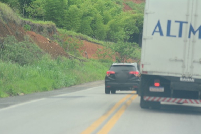 Durante Operação Independência, PRF faz flagrantes de ultrapassagens irregulares nas estradas da Bahia