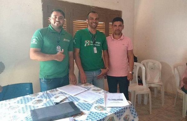 Prefeitura de Guajeru, por meio de parceiras, concede crédito rural a 40 agricultores familiares