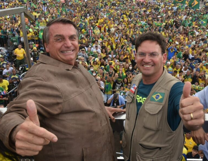 Bolsonaro chega sábado pela manhã a Vitória da Conquista, informa João Roma