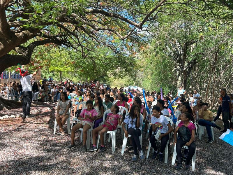 RHI Magnesita encanta o Natal de crianças em Brumado