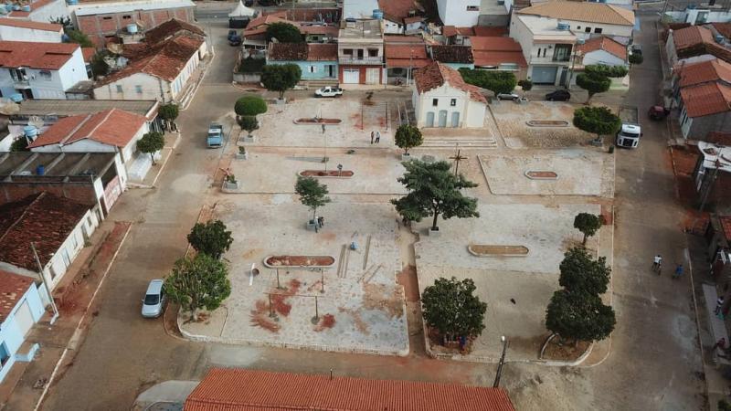 Rio do Antônio: Seguem as obras de reforma e restauração da Praça João Florindo de Souza, no distrito de Ibitira