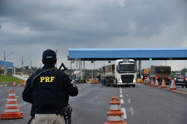 PRF reforça fiscalizações durante feriado de independência na Bahia