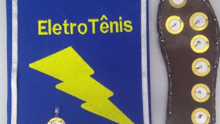 Estudantes baianos do ensino médio criam sapato capaz de gerar energia limpa