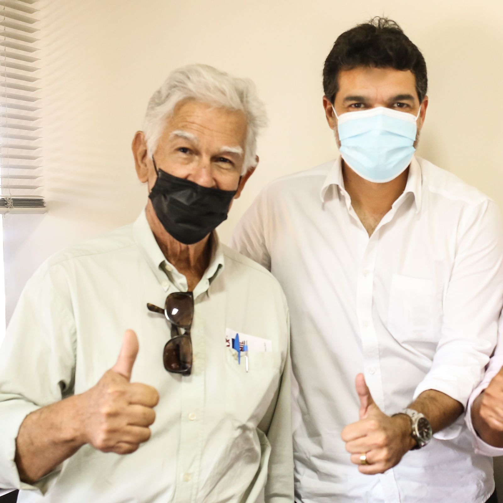 Rogério Andrade parabeniza prefeito de Brumado por rateio de mais de 10 milhões entre servidores da educação