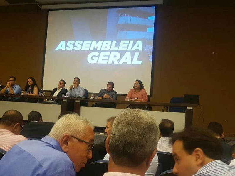 Prefeita de Malhada de Pedras participa de Assembleia Geral da UPB em Salvador
