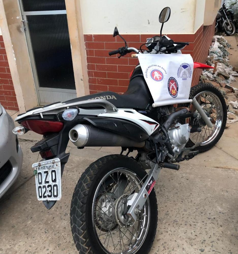 Motocicleta roubada na zona rural de Condeúba é recuperada pela Polícia em Brumado