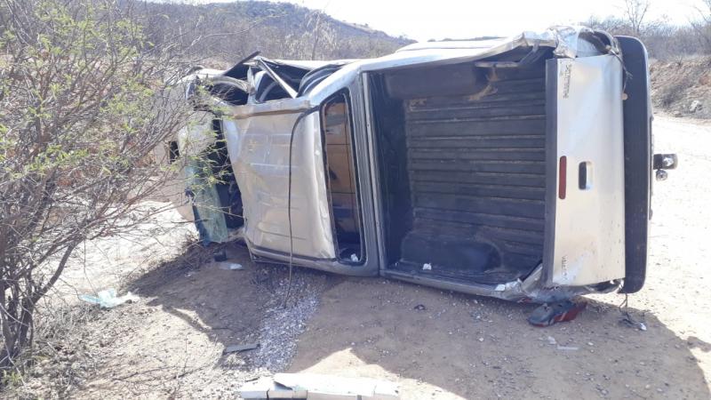 Acidente deixa feridos na BA-142 entre Anagé e Sussuarana