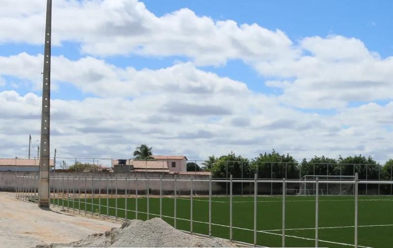 Obras de reforma do estádio municipal de Aracatu avançam para segunda fase