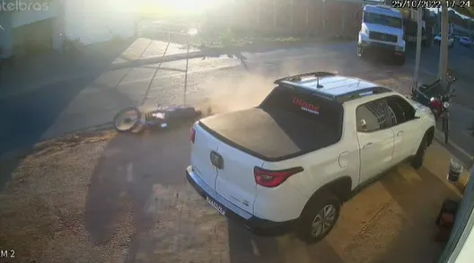 Motociclista é atingido por carreta em Guanambi