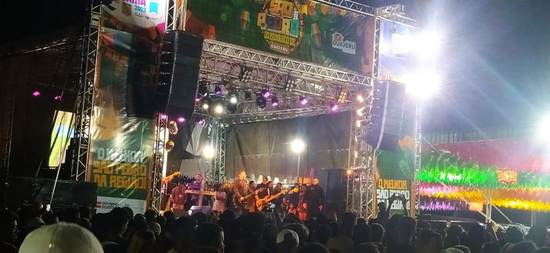 Com show de Amado Batista, Guajeru encerra festejos de São Pedro