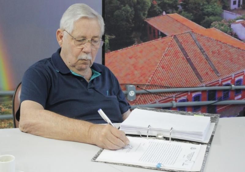 Prefeito de Guanambi autoriza reajuste salarial de 10.16% para o funcionalismo municipal; exceto para prefeito, vice e secretários