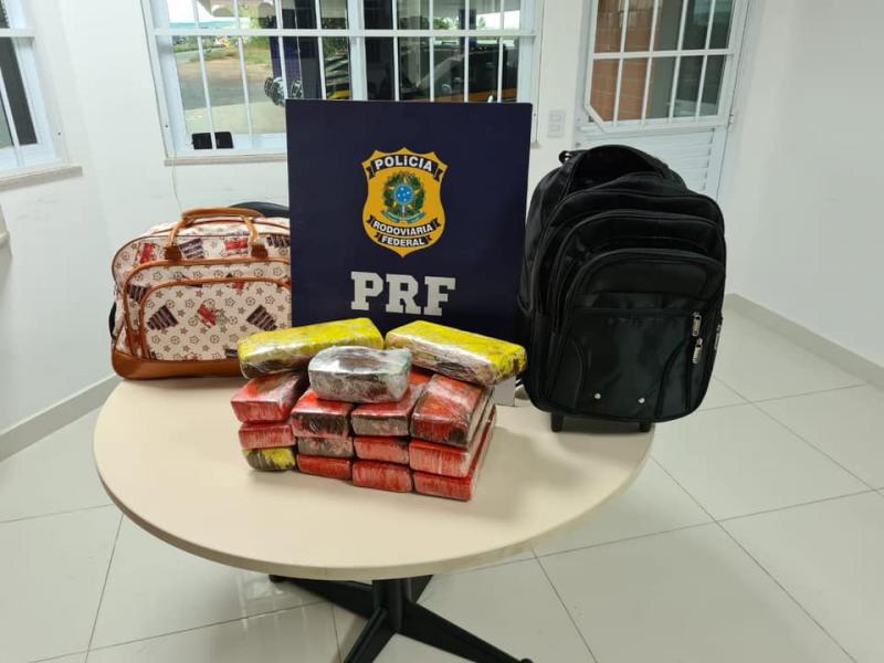 Vitória da Conquista: Mulher é presa com drogas escondidas em malas na BR-116