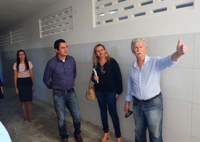 Prefeito de Brumado realiza visita em obras de escolas da zona rural e sede