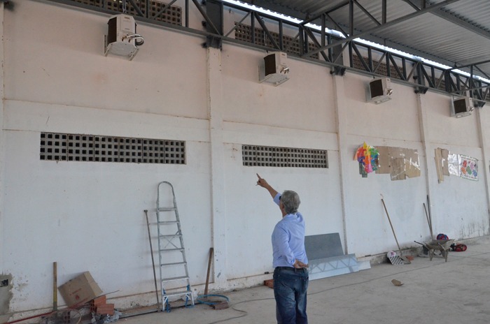 Prefeito de Brumado realiza visita em obras de escolas da zona rural e sede