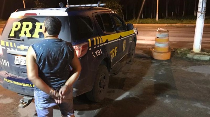 Polícia prende suspeito de homicídio horas depois de cometer o crime na BR-110