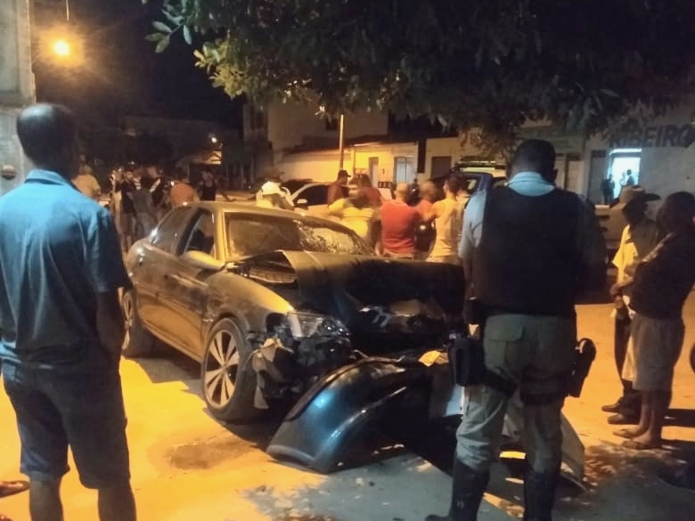 Brumado: Após ser baleado, homem tenta se dirigir até o hospital e provoca acidente ao desmaiar no volante