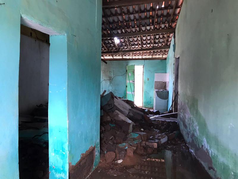 Dezena de famílias ficam desabrigadas após fortes chuvas em Iramaia