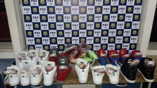 Idoso argentino é preso com 18 kg de cocaína escondidos em nove pares de tênis em Conquista