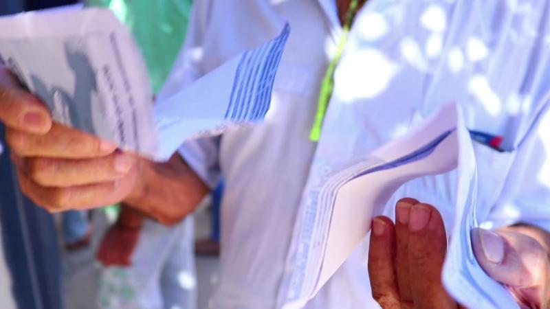 Tanhaçuenses protestam na sede da Embasa contra qualidade e abastecimento de água na cidade