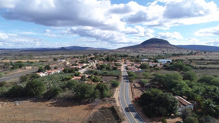 Brumado: Pavimentação asfáltica do trecho da BR-030 ao distrito de Umburanas será inaugurada nesta sexta (26)