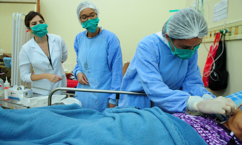 Governo vai pagar piso da enfermagem retroativo a maio