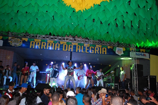 Malhada de Pedras: Primeiro dia de shows é um sucesso e marca festejos juninos da cidade