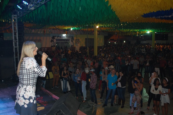 Malhada de Pedras: Primeiro dia de shows é um sucesso e marca festejos juninos da cidade
