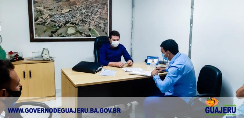 Prefeito de Guajeru assina ordem de serviço para construção das Secretarias de Saúde e Educação 