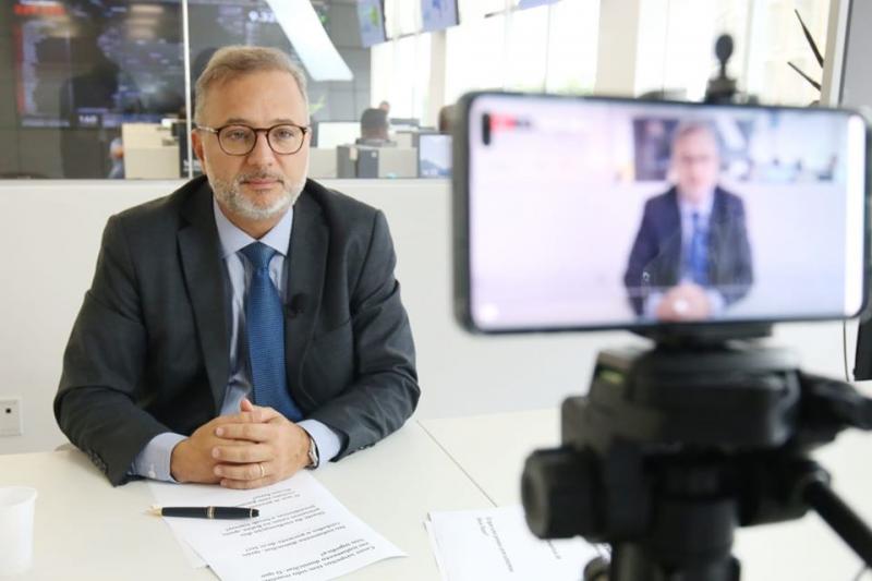 Casos confirmados de coronavírus seguem abaixo da projeção, diz secretário