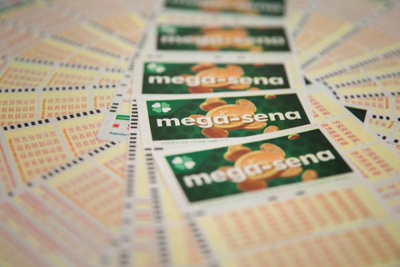 Mega-Sena pode pagar um prêmio de R$ 10 milhões neste sábado